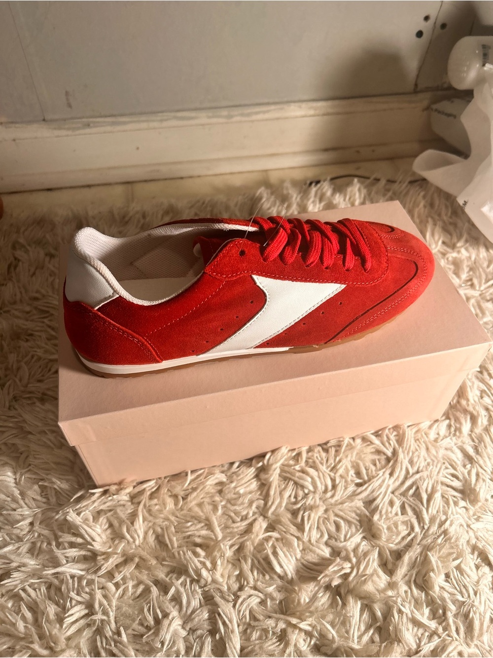 Mila Paoli Sneakers